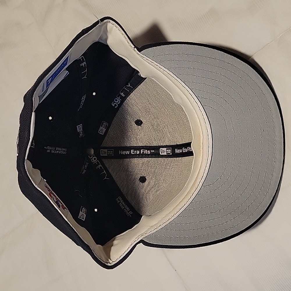 Fitted hat - Picture 2 of 2
